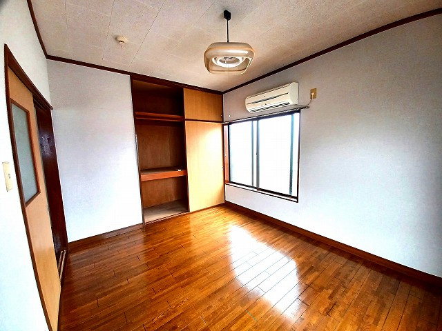 コーポ辻の洋室