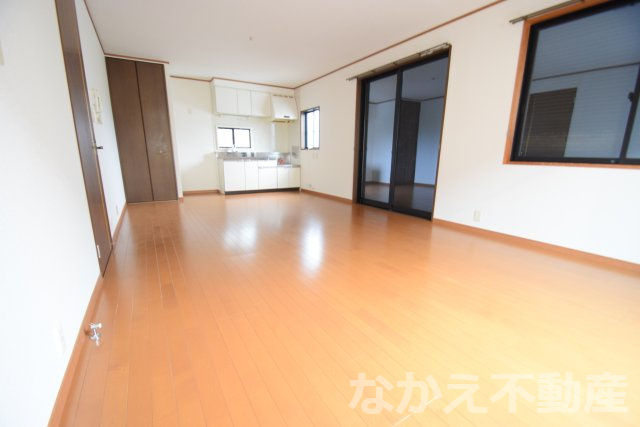 【居間・リビング】 | こちらの居間で趣味の時間をお楽しみください