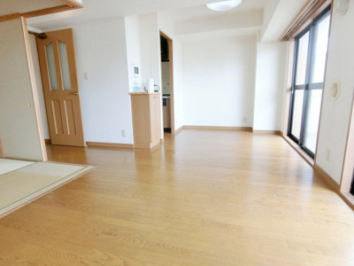 【居間・リビング】 | ライオンズプラザ神戸 | 使いやすい居間です