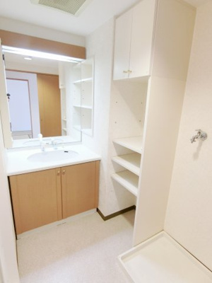 【独立洗面台】 | ライオンズプラザ神戸 | 使いやすい独立洗面台です
