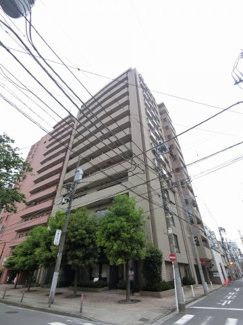 【外観】 | 総戸数２７戸、平成１３年７月築、管理人は巡回勤務につき管理体制良好です♪
