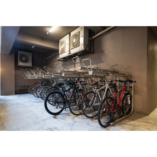 ジュネス三京の駐車場|駐輪場