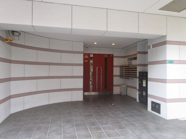 アルビオン新北野のエントランス