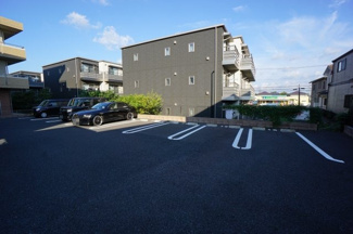 【駐車場】