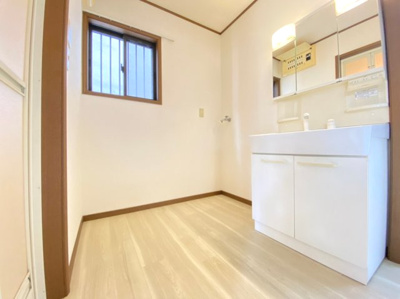 【洗面所】 | 豊中市春日町４丁目貸家