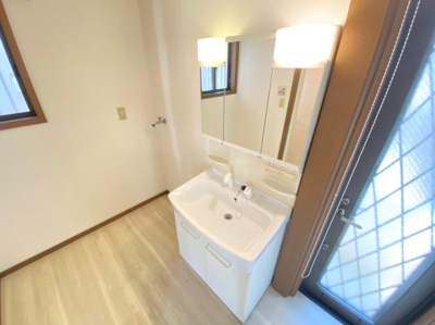 【独立洗面台】 | 豊中市春日町４丁目貸家