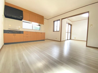 【居間・リビング】 | 豊中市春日町４丁目貸家