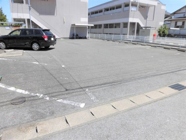 コットンハウスⅠの駐車場