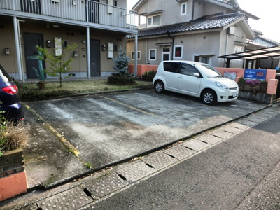 【駐車場】 | WILLDM三本松 | E号室　2015年4月17日撮影