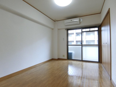 【居間・リビング】 | 都部ハイツ