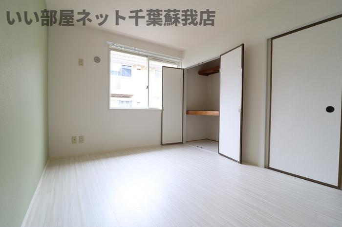 クレール有吉の寝室|アクセントクロスは雰囲気もグッとオシャレになりますよね♪