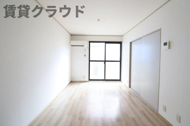 クレールシャンブル　Bの居間・リビング|こちらの居間で趣味の時間をお楽しみください