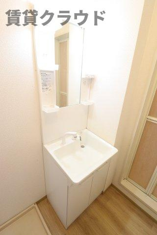 クレールシャンブル　Bの洗面所|朝の準備に活躍する、洗髪洗面化粧台！