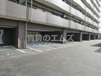 【駐車場】 | レブリアント板付の駐車場
