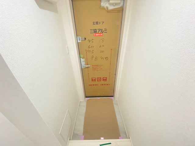 フジパレス関茶屋Ｎの玄関