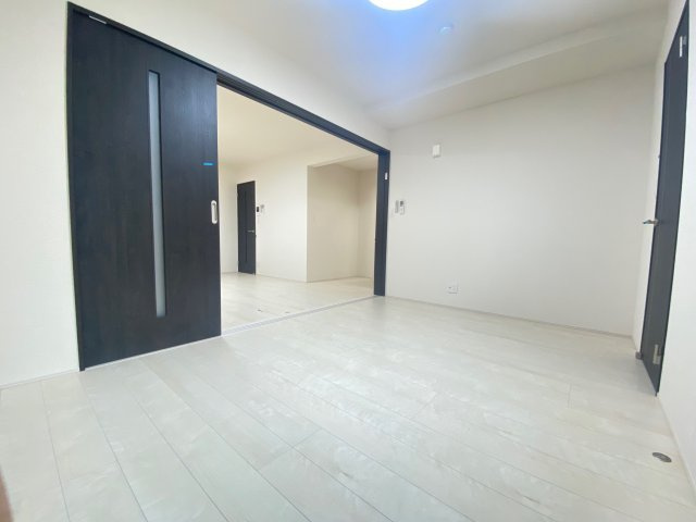 フジパレス関茶屋Ｎの洋室