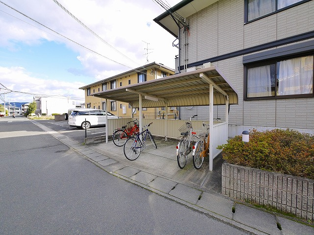 ラフィーネ西大寺のその他共用部分|駐輪スペースです