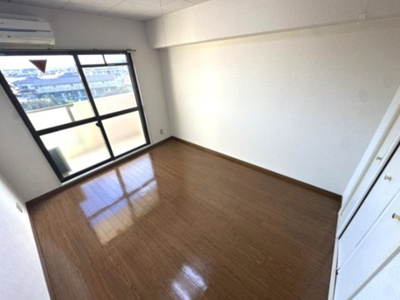 【居間・リビング】 | ヴィラ・パープル