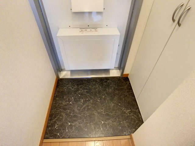 ティアラ平清水の玄関