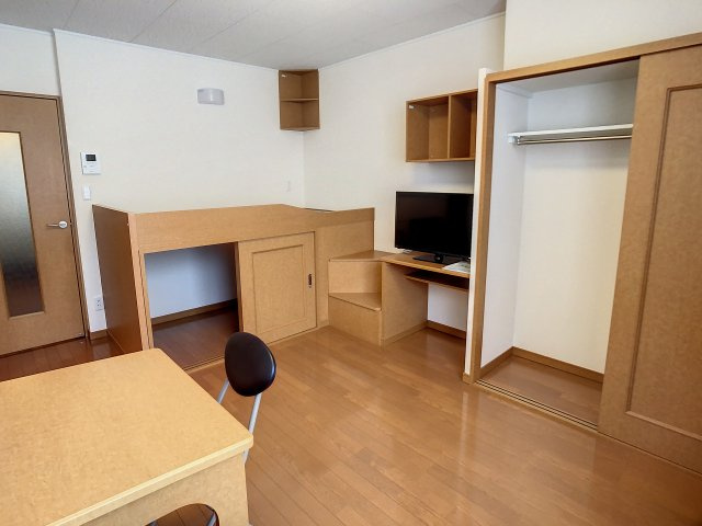 ティアラ平清水の洋室