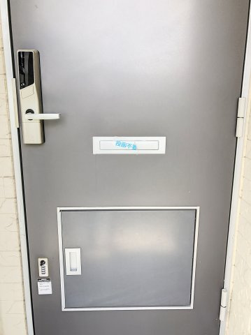 ティアラ平清水の玄関