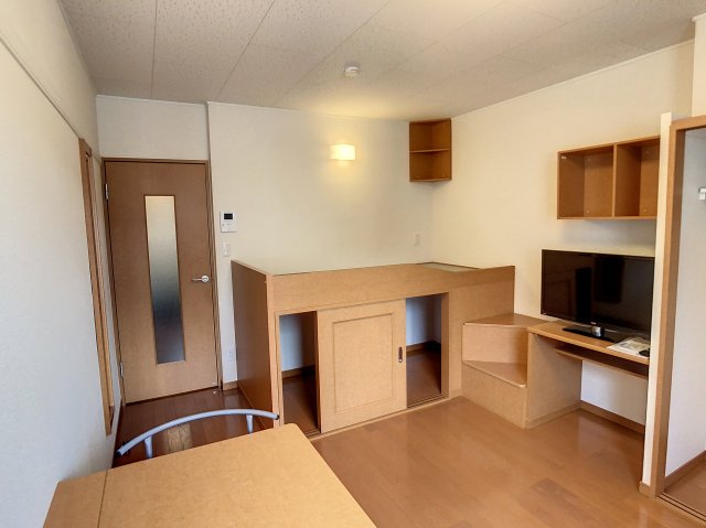 ティアラ平清水の洋室