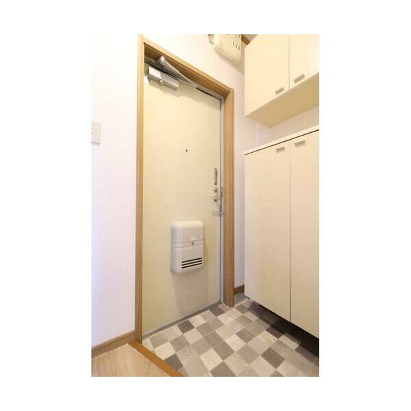 エステートピアコーワの玄関