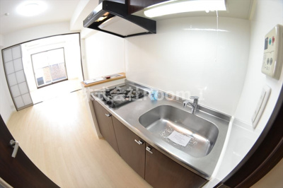 【キッチン】 | グランシス天満橋 | コンパクトなキッチンで掃除もラクラク