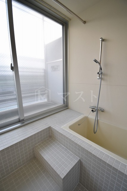 U residence 弁天町　(是空弁天)の浴室