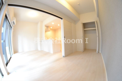 【居間・リビング】 | ATKレジデンスなにわ橋 | ゆったり過ごせる居間です