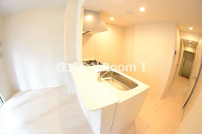 【居間・リビング】 | ATKレジデンスなにわ橋 | こちらのリビングで趣味の時間をお楽しみください