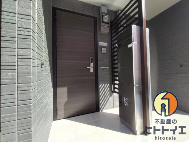 D-roomプラムの玄関