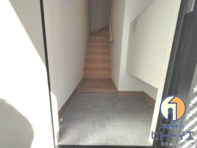 D-roomプラムの玄関