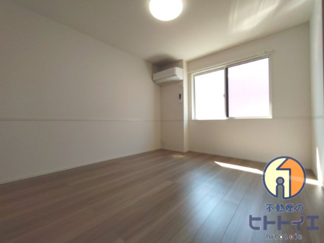 D-roomプラムの洋室
