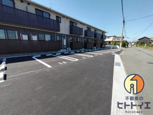 D-roomプラムの駐車場