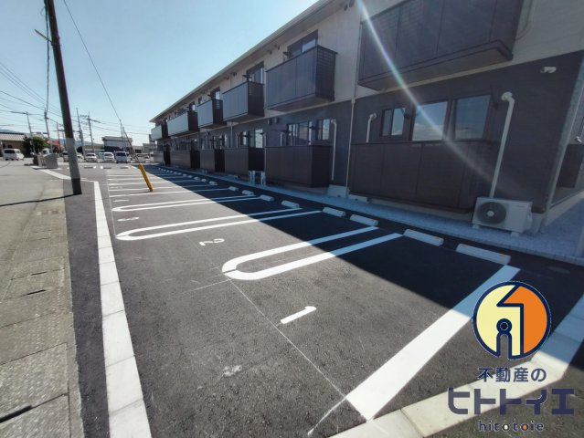 D-roomプラムの駐車場
