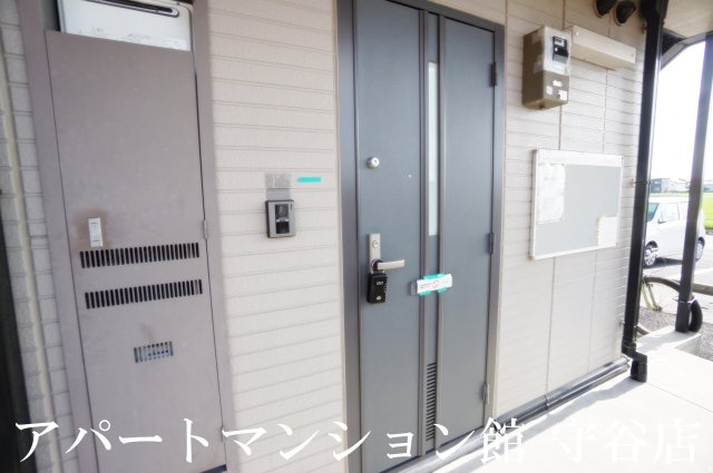 チューリップハイツの玄関