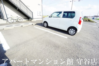 【駐車場】