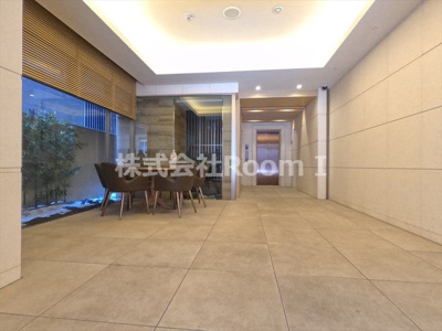 【ロビー】 | ジャスパ御堂筋本町 | 落ち着いたロビーです