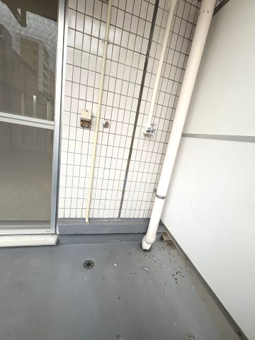 石山ビルのバルコニー