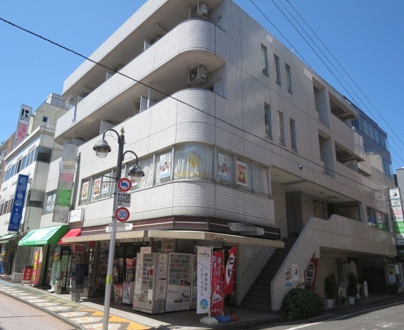 石山ビルの外観