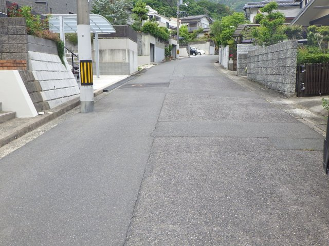 安佐南区長楽寺３丁目の前面道路含む現地写真