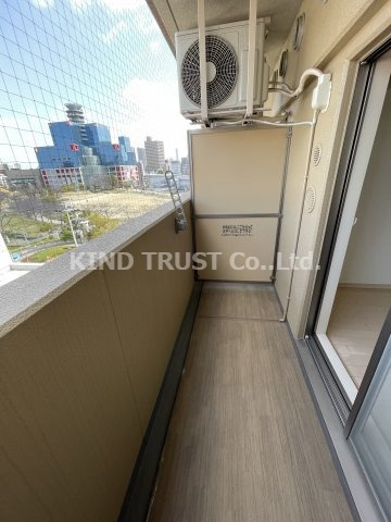 エステムプラザ梅田扇町公園パークランドのバルコニー|外からの目が気にならないバルコニーで洗濯物が干せます