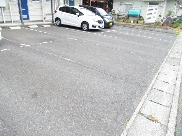 コーポベルボの駐車場