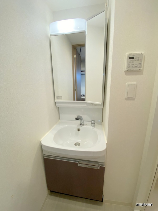 プレサンス堺筋本町駅前シェル　仲介手数料無料の洗面所