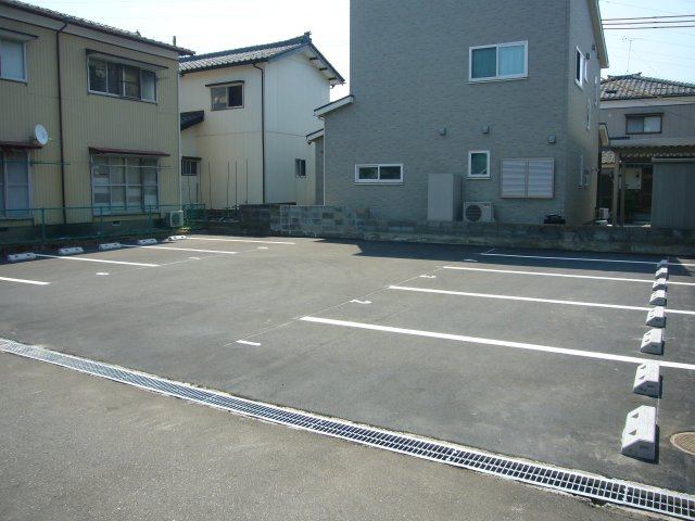 【外観】 | 8丁目パーキング