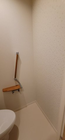 ラックメゾンのトイレ|ペーパーホルダーもおしゃれですね