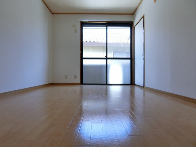 ハイツひまわりの洋室