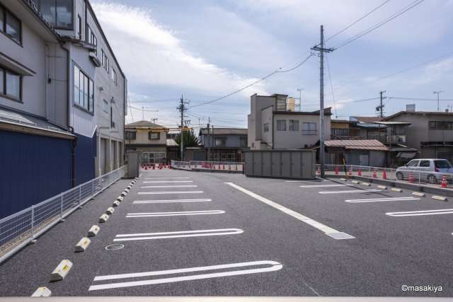 アンジュの駐車場