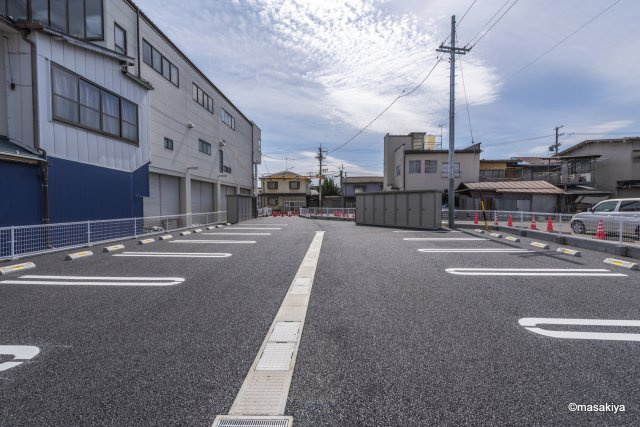 アンジュの駐車場
